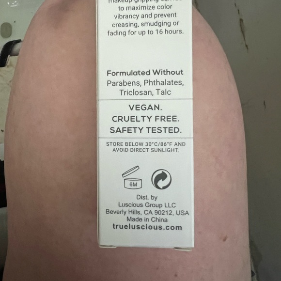 🆕TRUE + LUSCIOUS ANGEL EYES EYESHADOW BASE - Picture 3 of 8